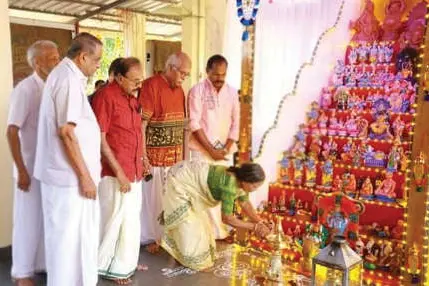 ഭക്തിനിർഭരമായി ബൊമ്മക്കൊലു സമർപ്പണം
