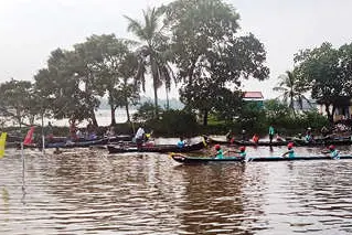 നക്രാൽപുതുവലിന് ഉത്സവമായി ചെറുവള്ളങ്ങളുടെ മത്സരം വള്ളംകളി