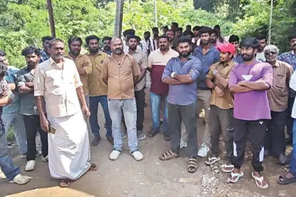 കൊളുക്കുമല ജീപ്പ് സഫാരി ഡ്രൈവർമാർ സമരത്തിൽ