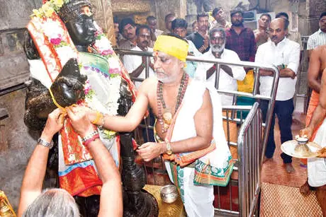 പഴനിയിൽ നവരാത്രി ഉത്സവം തുടങ്ങി