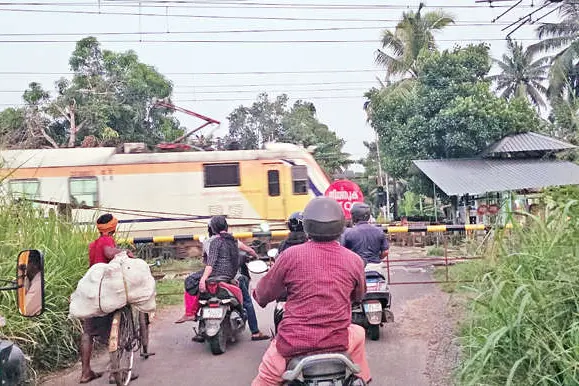ഏവൂർ ക്ഷേത്രം ലെവൽക്രോസ്അടയ്ക്കാൻ നീക്കം