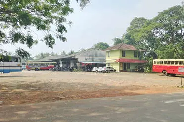 ബസുണ്ട് മാള ഡിപ്പോയിൽ, ജീവനക്കാരെയും കാത്ത്