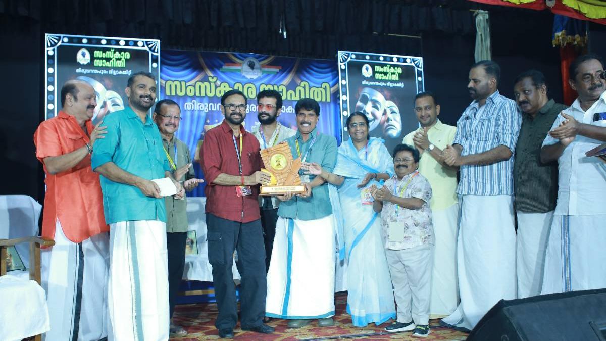 കലാജീവിതത്തിൽ 51 വർഷം, നാടകവേദിയുടെ പഴയകാല ഓർമകൾ പങ്കുവെച്ച് മണിയൻപിള്ള രാജു