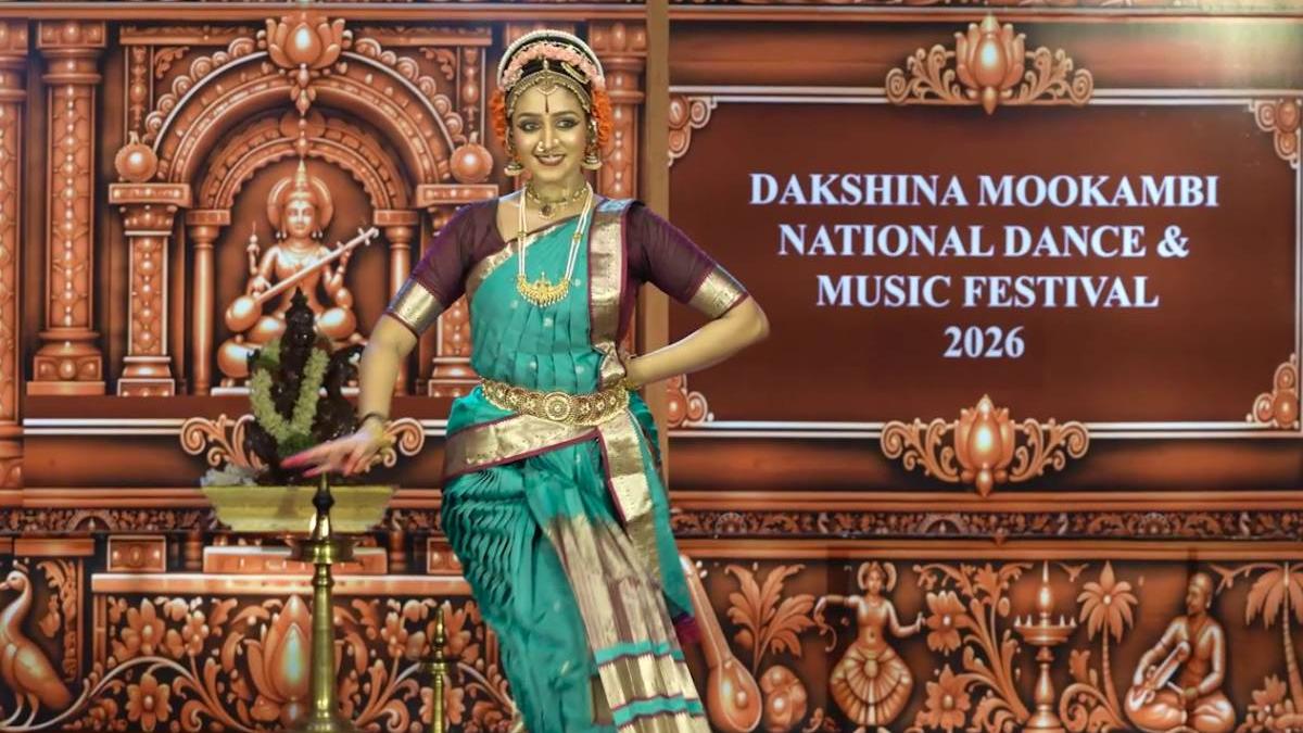 സിനിമയ്ക്കൊപ്പം നൃത്തവും, പനച്ചിക്കാട് ദക്ഷിണമൂകാംബിക ക്ഷേത്രത്തിൽ കുച്ചിപ്പുടി അവതരിപ്പിച്ച് നടി ആർഷ