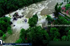 മഴക്കാലത്ത് പൊന്മുടിയും ത്രിപ്പരപ്പും തെന്മലയും; തലസ്ഥാനത്തെയും കൊല്ലത്തെയും കാഴ്ചകൾ