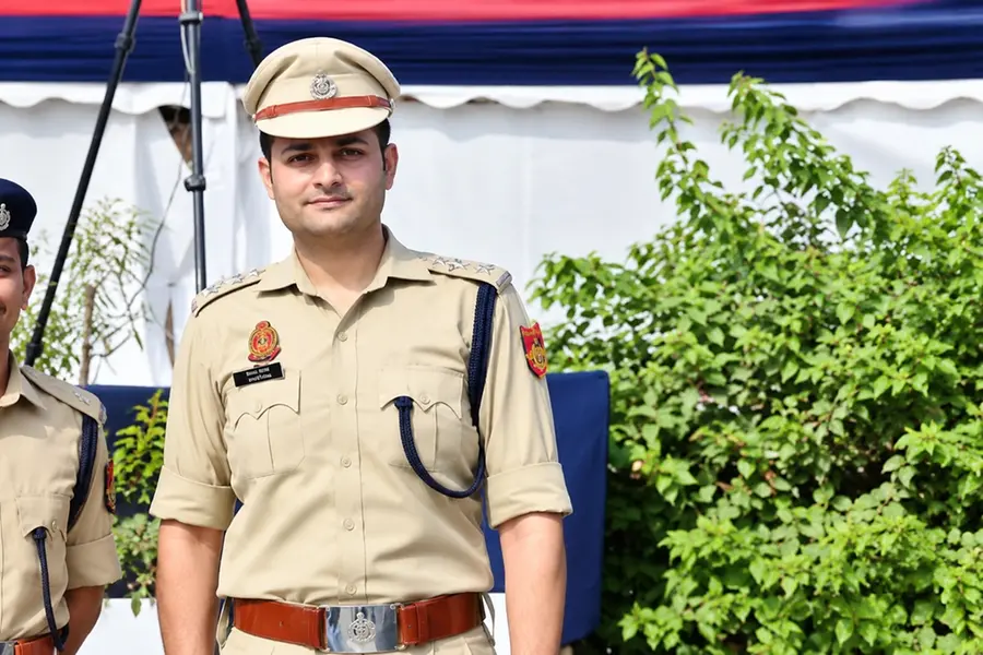 Delhi ACP Vivek Bhagat.png