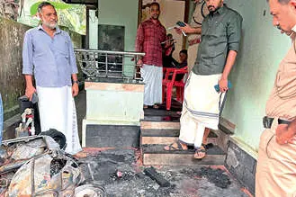 കണ്ണനല്ലൂരിൽ വീടിനു തീയിടാൻ ശ്രമം; സ്കൂട്ടർ കത്തിനശിച്ചു