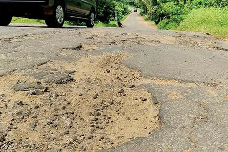 കണ്ണമംഗലത്തെ തകർന്ന പാത വർഷങ്ങൾക്കുശേഷം നവീകരിക്കുന്നു