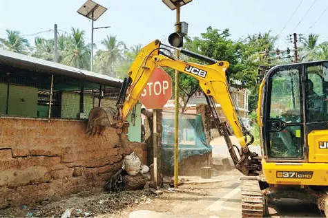 അന്തസ്സംസ്ഥാനപാതയിൽ കുന്നോത്ത് കൈയേറ്റം ഒഴിപ്പിച്ചു