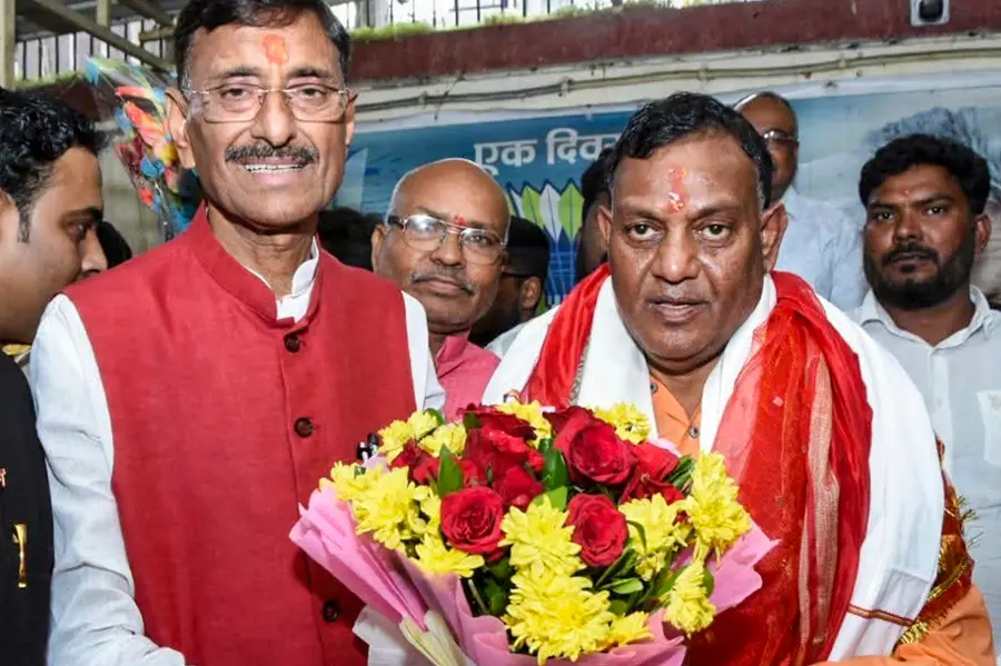 Newly-appointed Odisha Governor Braj Mohan Ram being felicitated by MoS Sanjay Seth during an event in Ranchi
