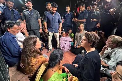Delhi Police detain Ankita Bhandari’s parents, Congress leaders during India Gate protest