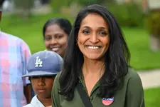 യുഎസിലെ രണ്ടാമത്തെ വലിയ നഗരത്തെ മലയാളി നയിക്കുമോ; ലോസ് ഏഞ്ജലീസ് മേയർ പോരാട്ടത്തിൽ മുന്നേറി നിത്യ രാമൻ