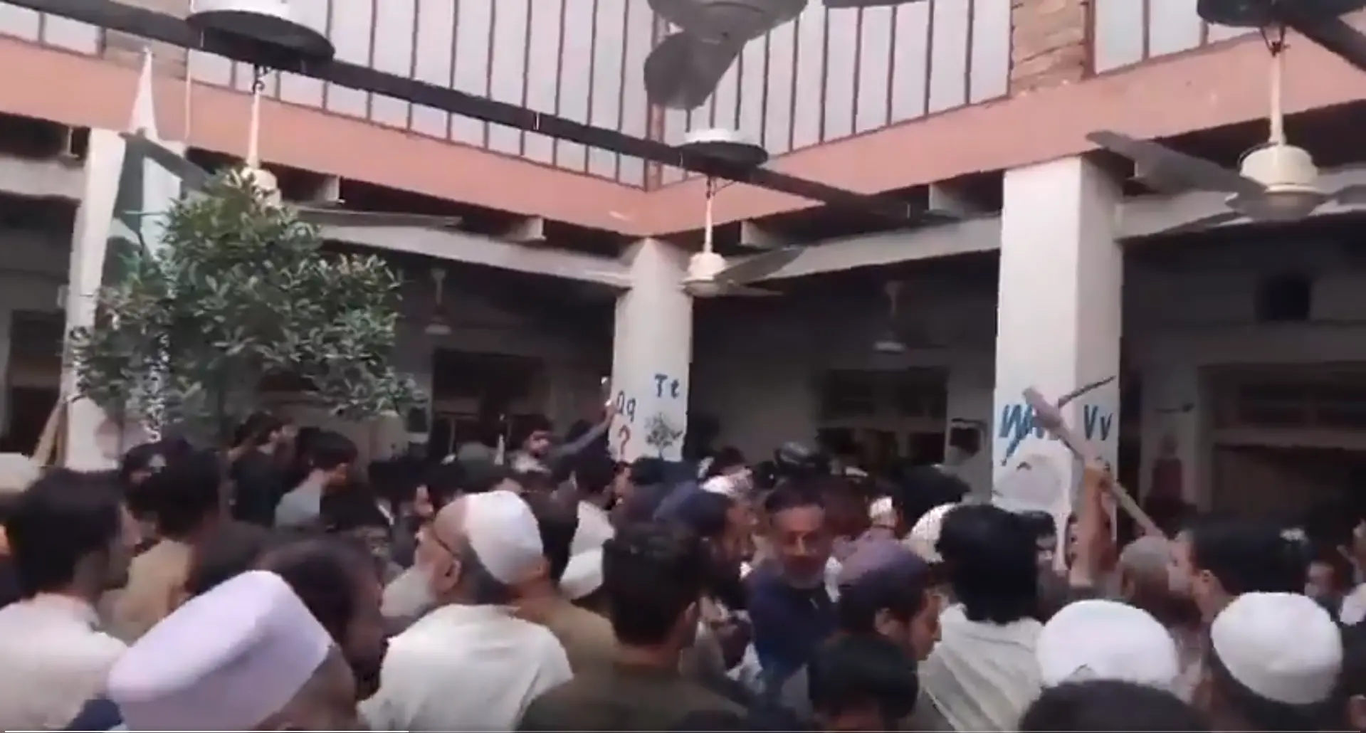 Peshawar school roof collapse kills 21 children and a teacher | Photo: X