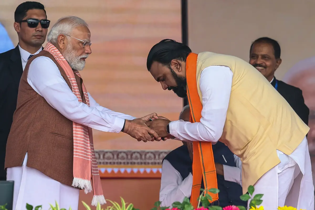 Prime Minister Narendra Modi being greeted by Deputy Chief Minister Samrat Choudhary | Photo: PTI