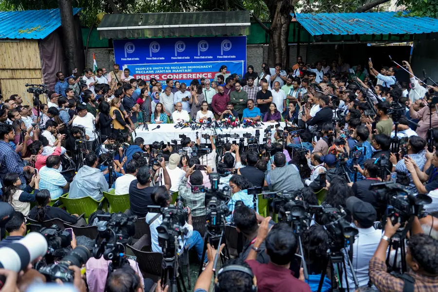 കൊണാട്ട് പ്ലേസിലെ പ്രക്ഷോഭം തടയാൻ വിസമ്മതിച്ച് ഡൽഹി ഹൈക്കോടതി; നിയന്ത്രണം ഉറപ്പാക്കുമെന്ന് പോലീസ്