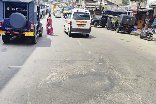 വണ്ടിപ്പെരിയാറിൽ ദേശീയപാതയിലെ കുഴി അടച്ചു