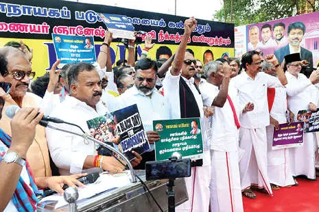 ചെന്നൈയിൽ ഇന്ത്യസഖ്യത്തിന്റെ പ്രതിഷേധം; ഒപ്പം ചേർന്ന് ടി.വി.കെ.