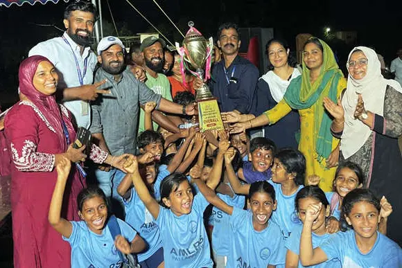 പൊന്നാനി ഉപജില്ലാ കായികമേള: എം.ഐ. ഗേൾസ്, പള്ളപ്രം ഓവറോൾ ജേതാക്കൾ