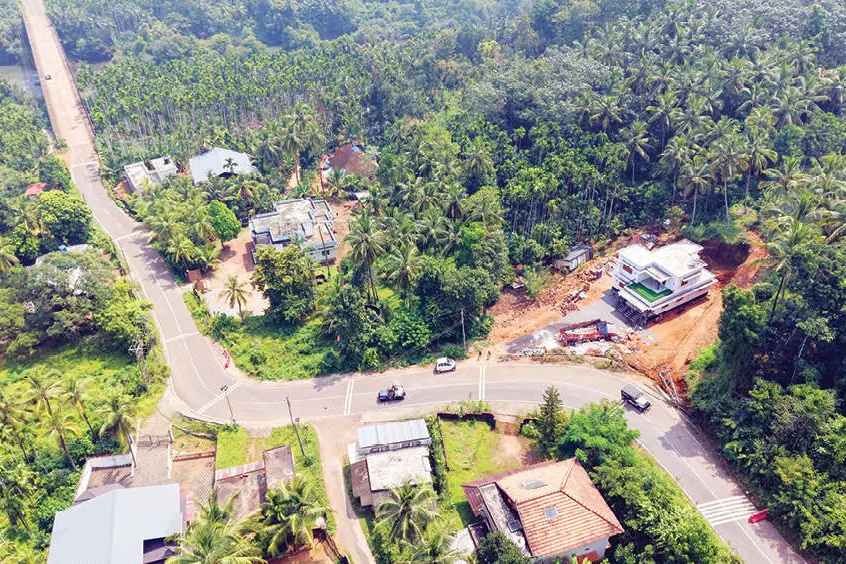 അപകടമൊഴിയാതെ മൂന്നാംകടവ് റോഡ് പാത സുരക്ഷിതമാകണോ? വേണം പുതിയ അലൈൻമെന്റ്