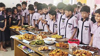 അമ്മമാർക്കൊപ്പം രുചിമേളവുമായി കുരുന്നുകൾ