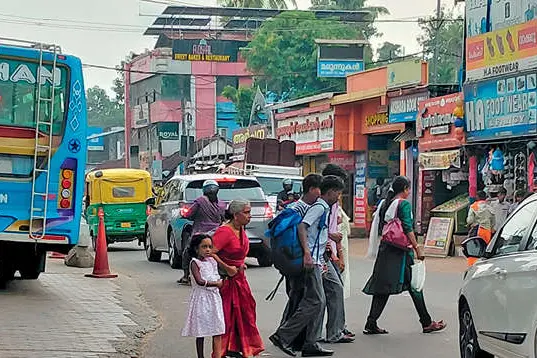 അഞ്ചാലുംമൂട്ടിലെ ഗതാഗതനിയന്ത്രണസംവിധാനം പാളി