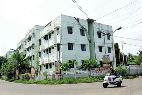 മുണ്ടംവേലി പി ആൻഡ് ടി അപ്പാർട്ട്മെന്റ്; ദുരവസ്ഥ ഞെട്ടിപ്പിക്കുന്നത് - ഹൈക്കോടതി