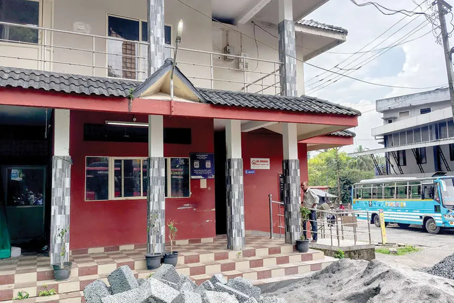 പൊതുശൗചാലയം അടഞ്ഞുതന്നെ