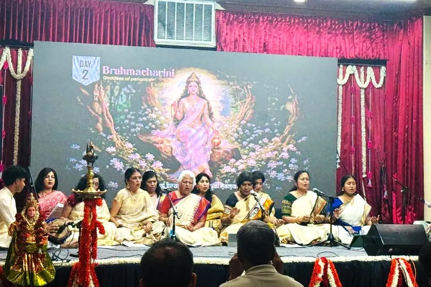 ഭക്തിയുടെയും സംഗീതത്തിന്റെയും സംഗമമായി ഹൂസ്റ്റൺ ശ്രീ ഗുരുവായൂരപ്പൻ ക്ഷേത്രത്തിലെ നവരാത്രി