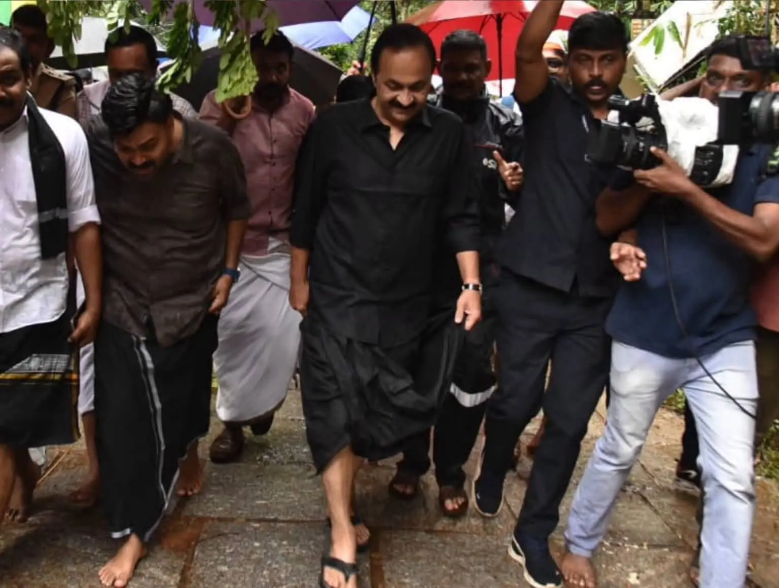 V D Satheesan at Sabarimala | Photo: @VDSatheesan