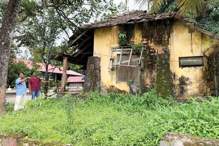 കാത്തുകൊള്ളണേ ദേവീ... ഈ ദേവസ്വം ഓഫീസ്