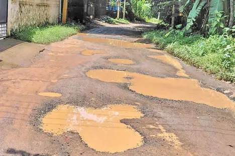 അരുവിപ്പുറം-പാഞ്ചിക്കാട് റോഡ്; നവീകരണം അകലെ