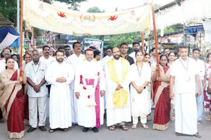 മാഹി തിരുനാളിൽ ഭക്തജനത്തിരക്ക്