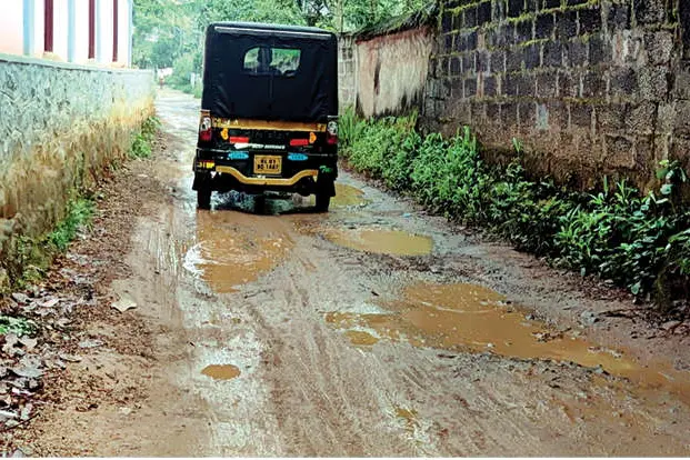 ചപ്പാത്ത്-തിലക് നഗർ റോഡ് നവീകരിക്കുന്നില്ല