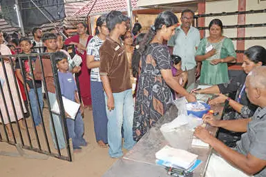 പറവൂർ ദക്ഷിണ മൂകാംബികയിൽ പൂജവെപ്പ് നടത്തി