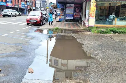 ഓടകൾ വൃത്തിയാക്കിയില്ല