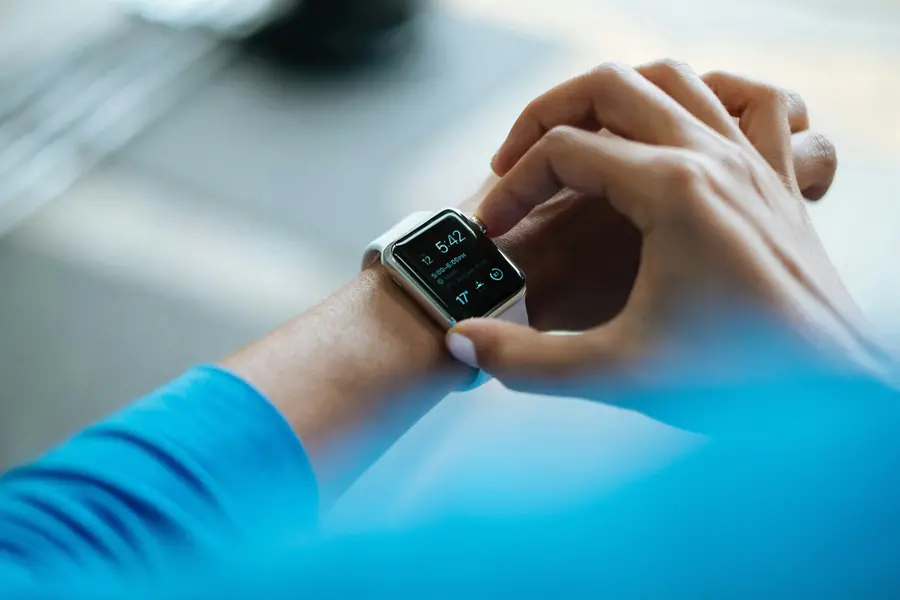 Best smart watches under Rs 5000 on Amazon price deals
