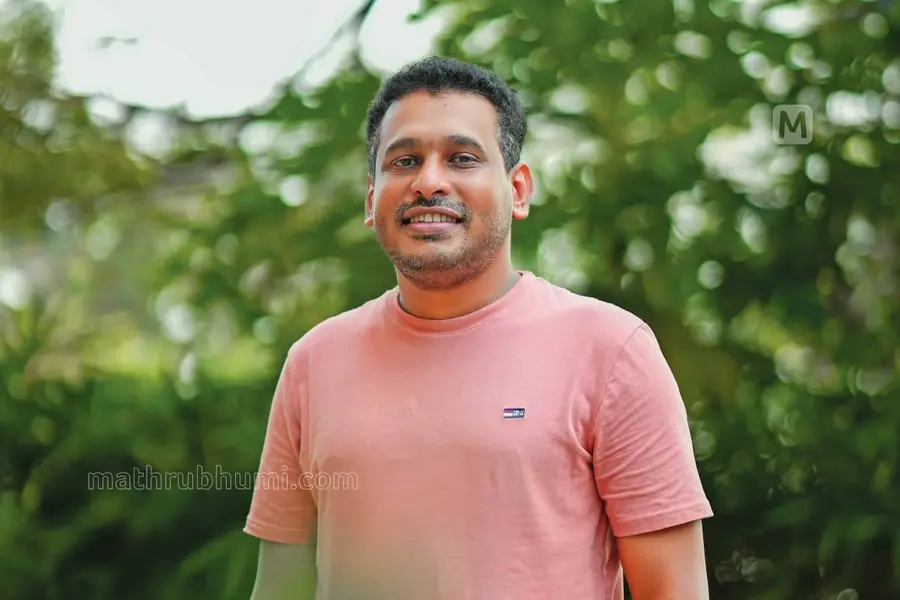 Gireesh AD