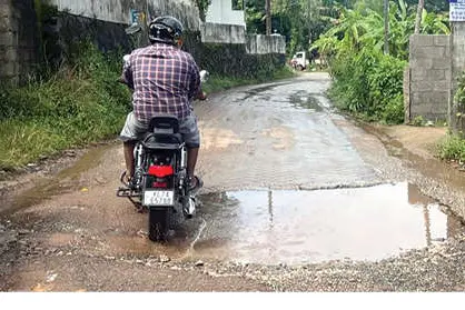 കാട്ടാക്കട പഞ്ചായത്തിലെ റോഡുകൾ പൊട്ടിപ്പൊളിഞ്ഞു