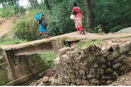 ഗോത്ര ജനതയ്ക്ക് വഴിവേണ്ടേ