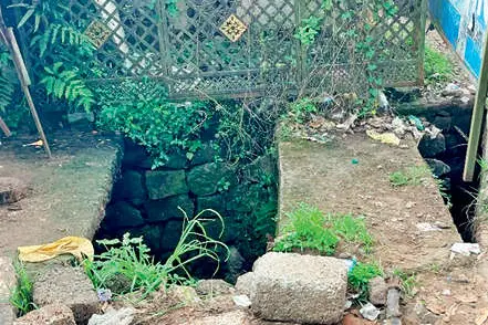 മേൽമൂടിയില്ലാത്ത ഓടയിൽവീണ് ഗുരുതര പരിക്ക്