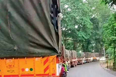 പ്രവേശനനികുതി തർക്കം: മുട്ടയുമായെത്തിയ ലോറികൾ പിടിച്ചിട്ടു