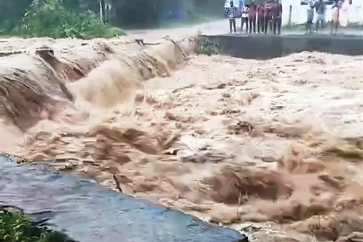 കരുവാരക്കുണ്ടിൽ രണ്ടാംദിവസവും മലവെള്ളപ്പാച്ചിൽ