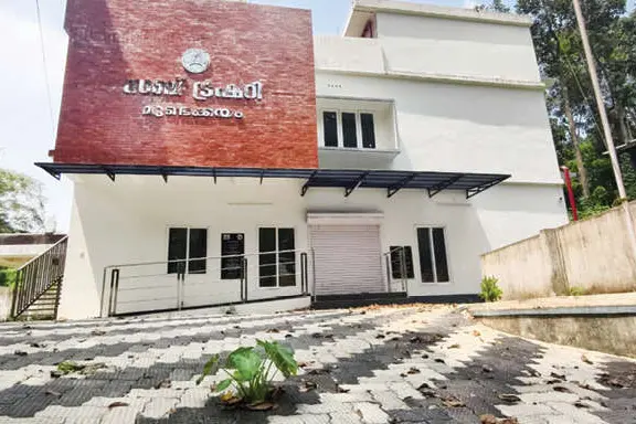 ഉദ്ഘാടനം കഴിഞ്ഞ് എട്ടുമാസം; സബ് ട്രഷറി ഇപ്പോഴും പഴയകെട്ടിടത്തിൽ