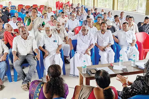 ഉദിനൂർ റെയിൽവേ മേൽപ്പാലം: ആവലാതികൾ പങ്കുവെച്ച് പൊതുവാദം