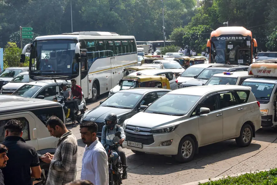Delhi traffic advisory for Dussehra: NH-24, Vikas Marg among roads likely to face diversions