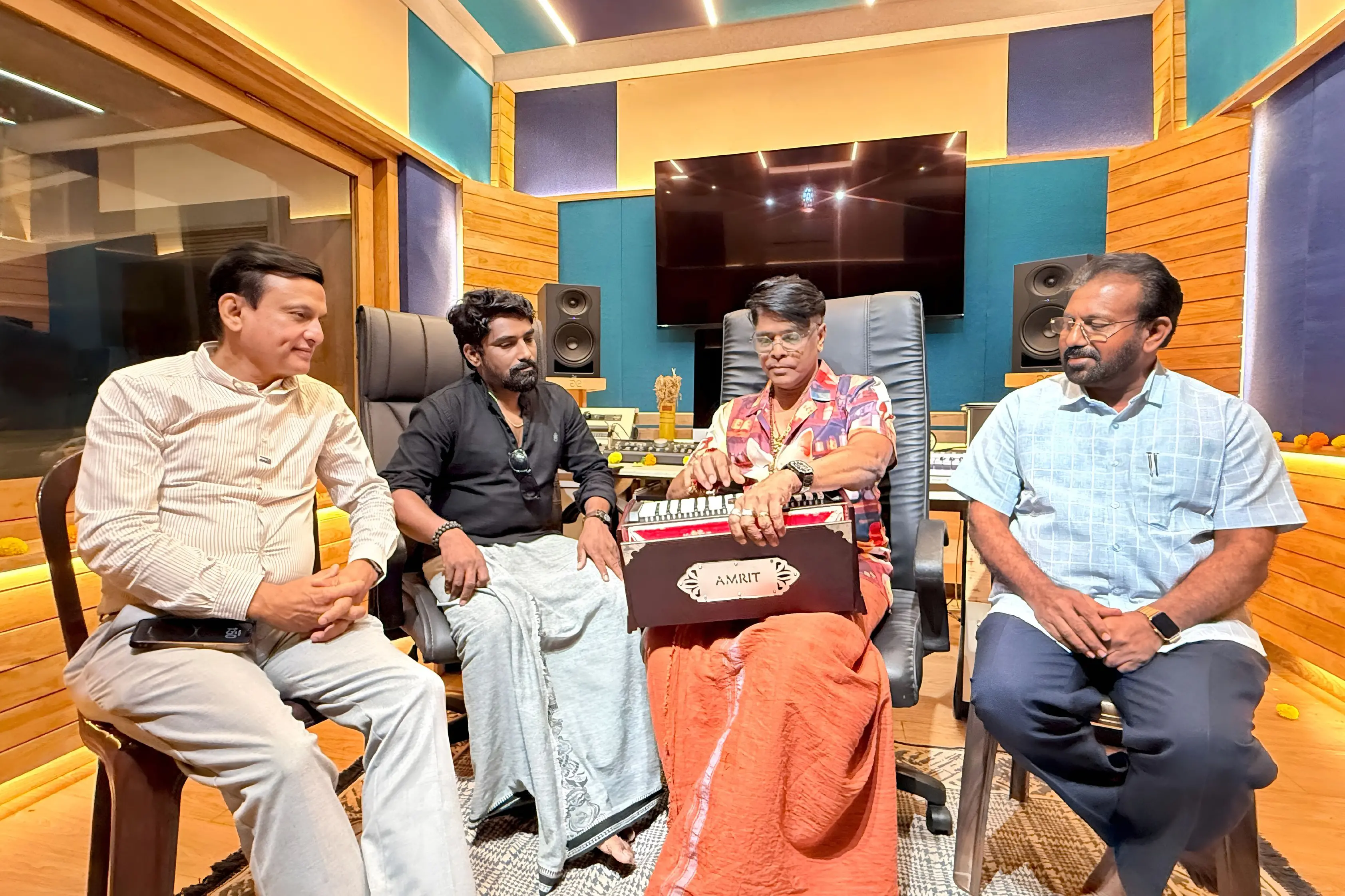 മനോജ് പാലോടന്, പ്രകാശ് ഉള്ള്യേരി, ബാബു തട്ടില് സി.എം.ഐ, ഡോ. കെ.എ. കുര്യച്ചന് ആന്റണി കാട്ടൂകാരന് എന്നിവര്