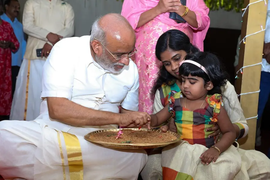 ഗുരുദേവ സോഷ്യൽ സൊസൈറ്റി നവരാത്രി ആഘോഷങ്ങൾക്ക് വിദ്യാരംഭത്തോടെ സമാപനം