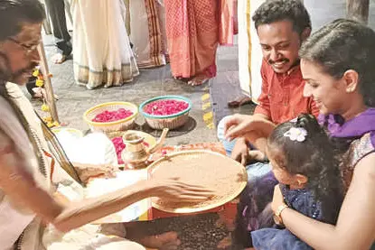 അറിവിന്റെ ആദ്യക്ഷരം നുകർന്ന് കുരുന്നുകൾ