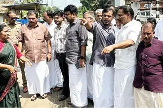 വല്ലപ്പുഴയിൽ റെയിൽവേ മേൽപ്പാല നിർമാണം: പരിശോധന നടത്തി