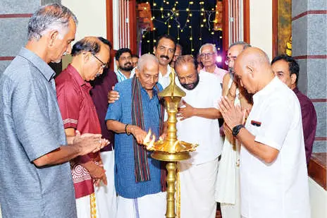 ചിറക്കൽ മഹാവിഷ്ണുക്ഷേത്രത്തിലെ നവീകരിച്ച ഗോപുരം തുറന്നു